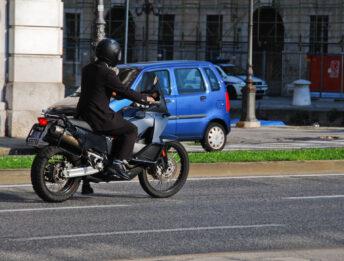 Area B e Area C Milano: divieti per le moto slittano al 2025